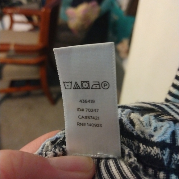 Ann Taylor Loft Dark Navy & White Striped Embroidered Ruched- Cap Sleeve Top M - Picture 8 of 8